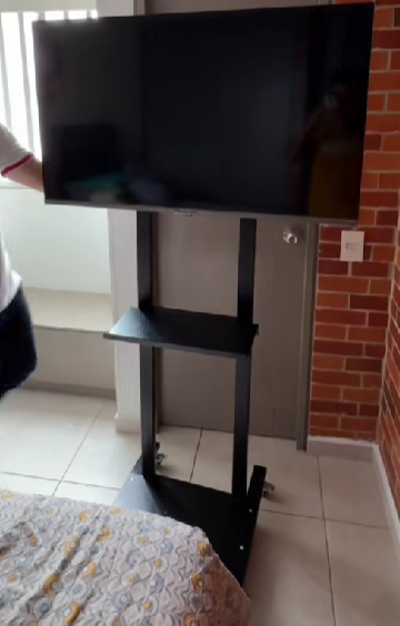 soporte de tv con ruedas