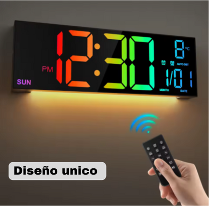Reloj de pared digital multicolor